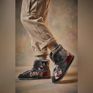 “Clochard de Luxe” shoes with Graphic Patches